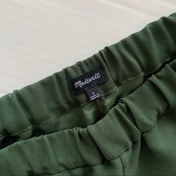 Madewell Scallop-Hem Pull-On Shorts in Army Green - Picture 9 of 10